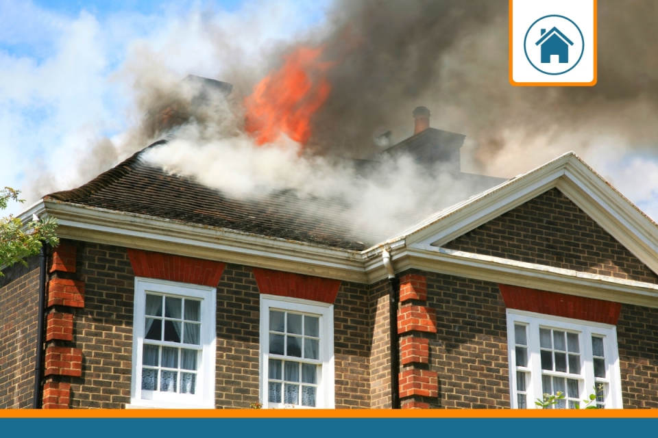 maison en feu couverte par une assurance habitation avec garantie incendie