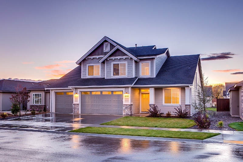 maison avec toiture rénovée