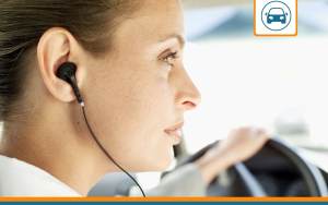 Les casques ou oreillettes sont-ils autorisés au volant ?