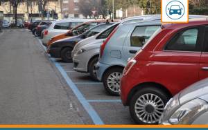 Voiture rouge assurance auto